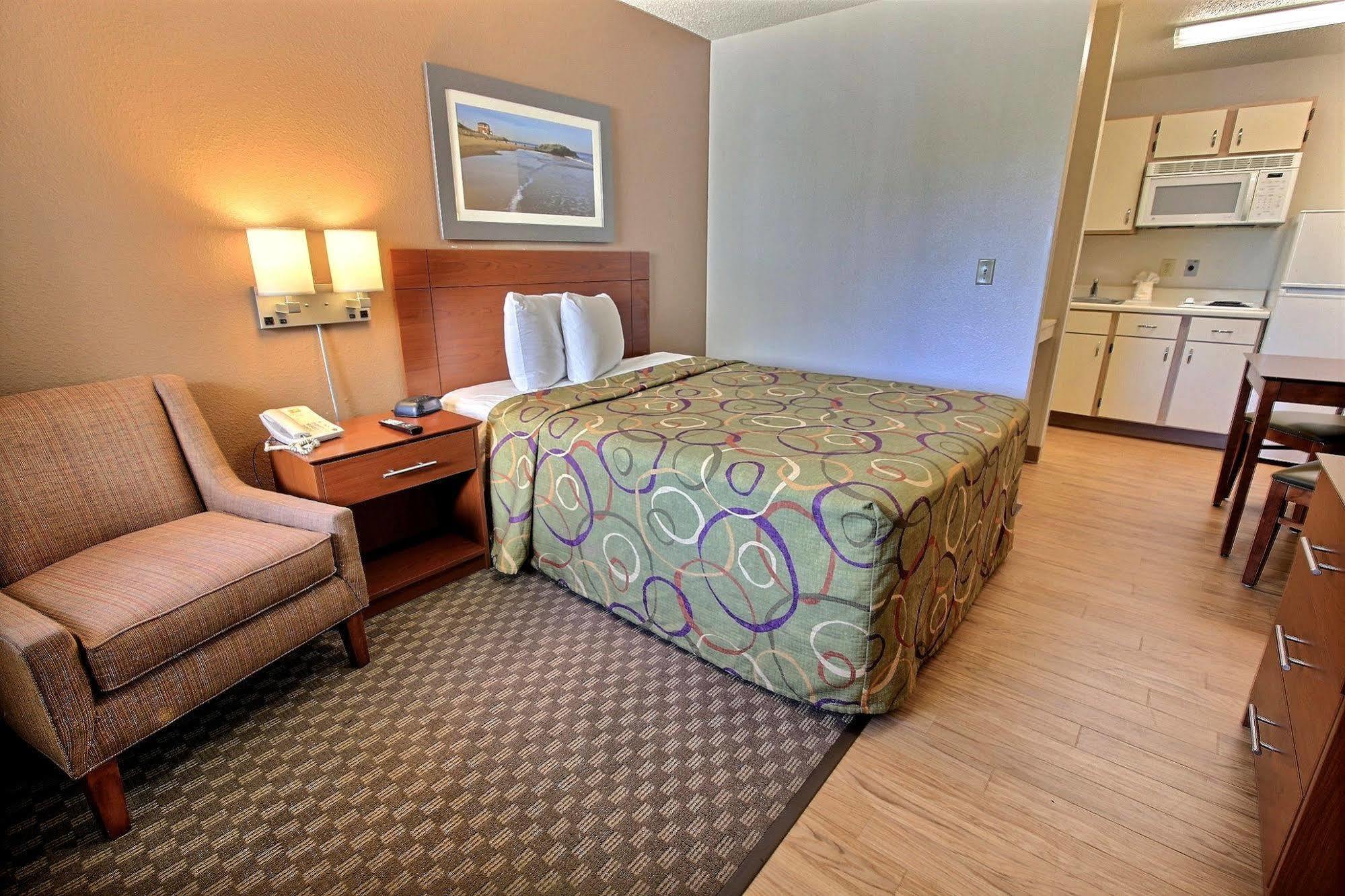 Intown Suites Extended Stay Chesapeake Va - I-64 Crossways Blvd מראה חיצוני תמונה